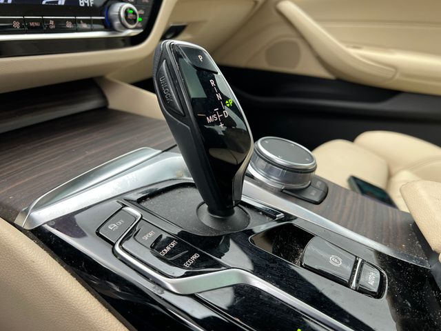 2021 BMW 5 Series 530i xDrive 27