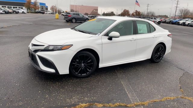 2021 Toyota Camry SE 4