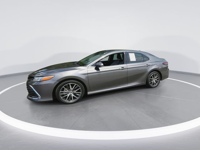 Used 2024  Toyota XLE image 5