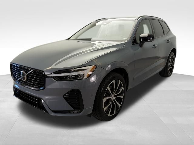 2023 Volvo XC60 B5 Plus Dark Theme