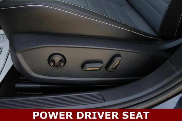 Used 2025 Black Volkswagen 1.5T SE image 3