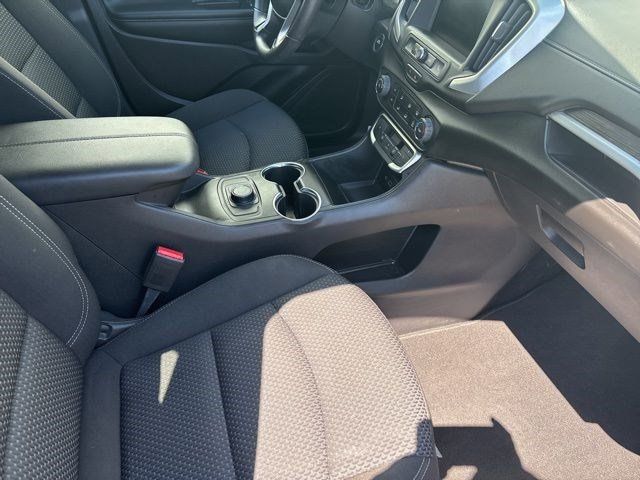 2024 GMC Terrain SLE photo