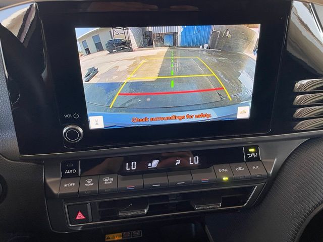 Used 2025  Toyota SE image 15