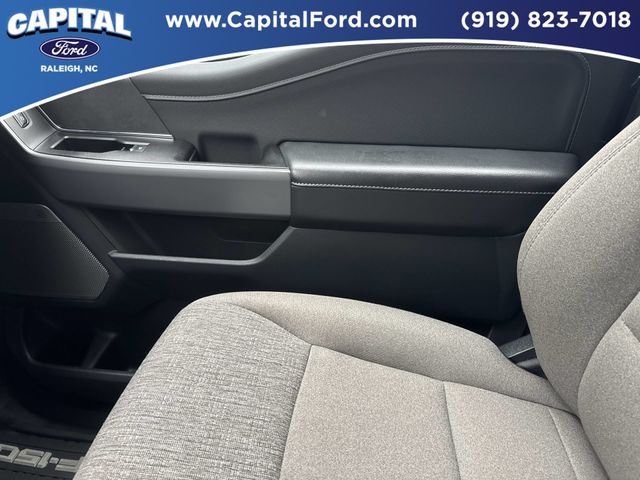 Used 2025 Blue Ford XLT image 29