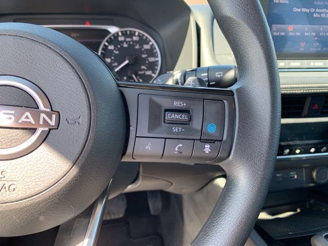 2023 Nissan Rogue SV photo