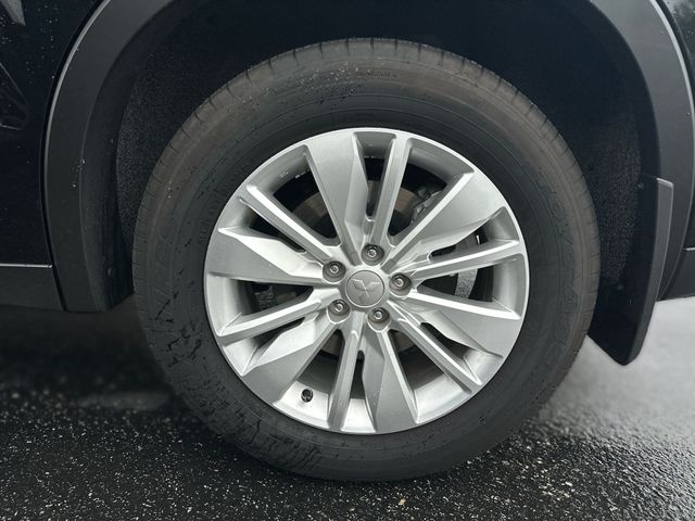 Used 2025  Mitsubishi ES image 10