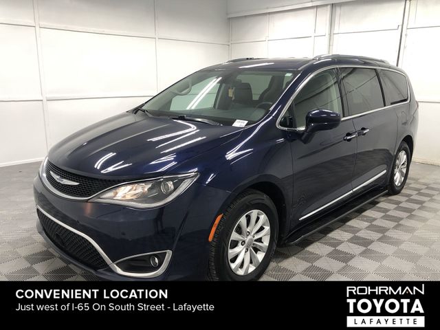 2018 Chrysler Pacifica Touring L 2