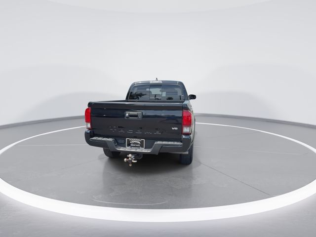 Used 2022 Black Toyota SR5 image 8