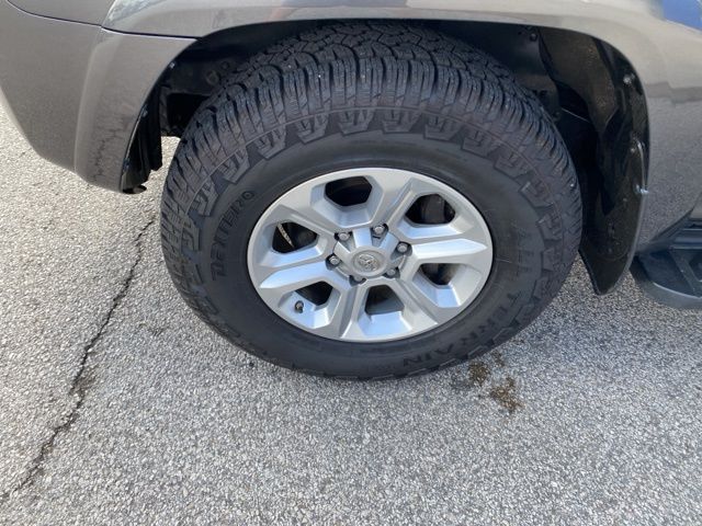 2020 Toyota 4Runner SR5 photo