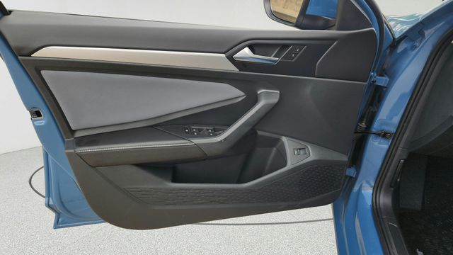 2025 Volkswagen Jetta SE - Photo 25