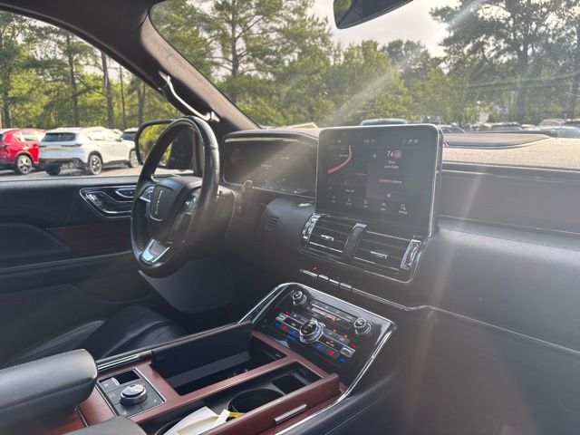 Used 2021 Black Lincoln Reserve image 22