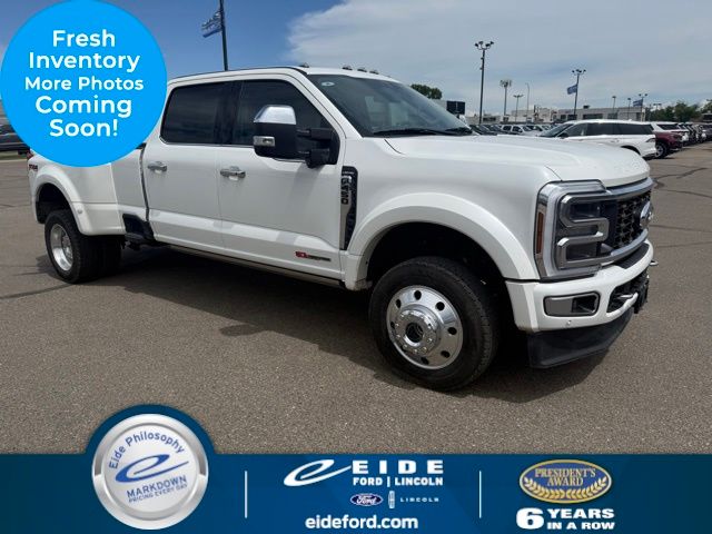 Star White Metallic Tri-Coat 2024 Ford F-450 Super Duty Limited Crew Cab LB DRW 4WD Pickup Truck Four-Wheel Drive Automatic