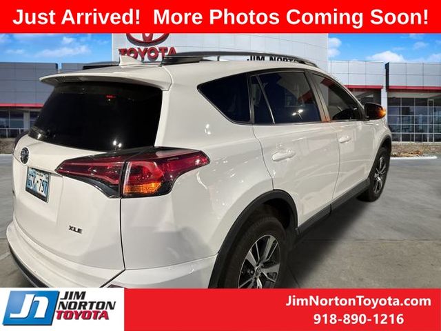 2017 Toyota RAV4 XLE 5