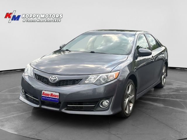 2014 Toyota Camry SE Sport - Magnetic Gray Metallic exterior view 1