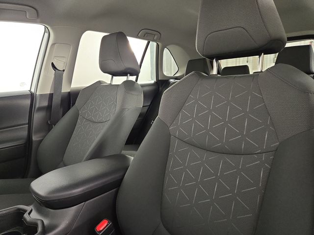 2024 Toyota RAV4 XLE photo