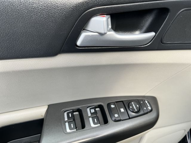 Used 2020 Red Kia LX image 17
