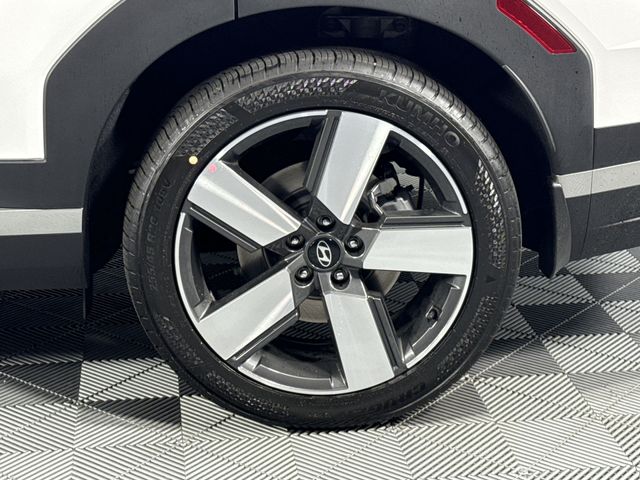 2026 Hyundai Santa Fe Limited - Photo 18