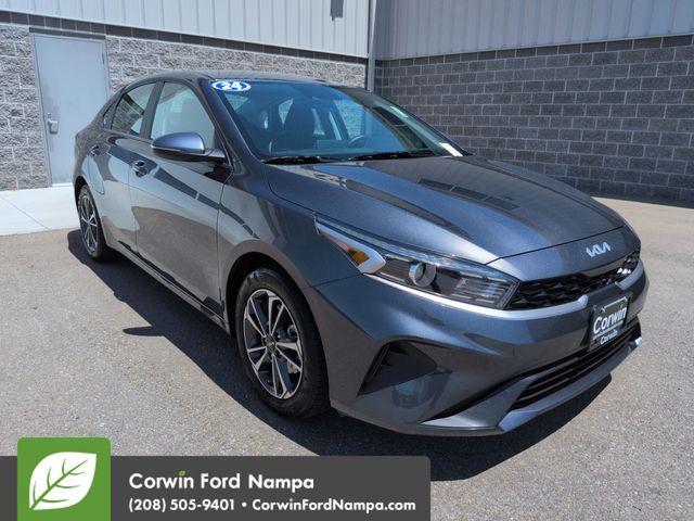 Gravity Gray 2024 Kia Forte Sedan Front-Wheel Drive Continuously Variable Transmission