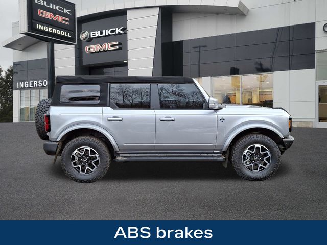 2022 Ford Bronco Outer Banks 10