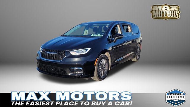 2023 Chrysler Pacifica Hybrid Touring L 4