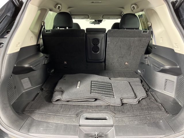 2019 Magnetic Black Pearl Nissan Rogue S FWD SUV
