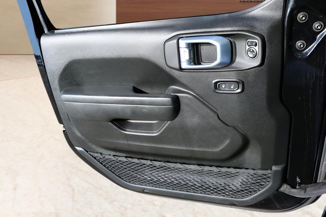 Used Car 2022 Jeep Gladiator  Willys For Sale Under $40,000 In Austin, Texas