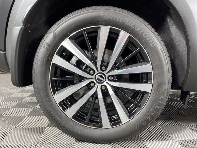 2025 Super Black Nissan Pathfinder Platinum FWD SUV