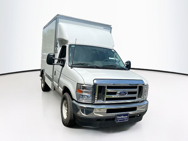 Oxford White 2025 Ford E-Series Chassis E-350 SD Cutaway SB DRW RWD Pickup Truck Rear-Wheel Drive 6-Speed Automatic Overdrive