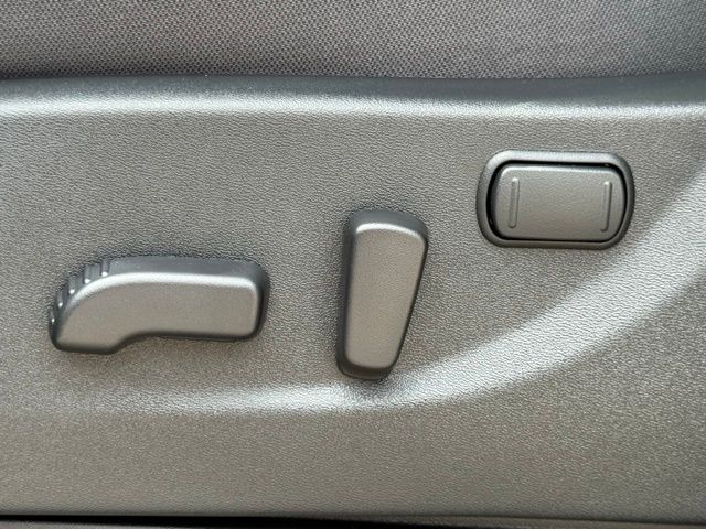 2025 Nissan Frontier SV - Photo 14