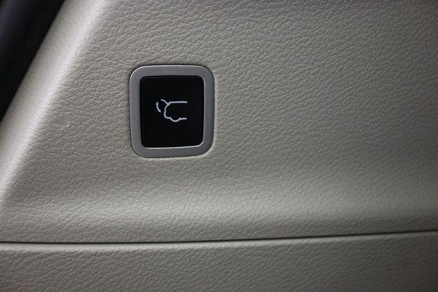 Used 2024 Chrysler Pacifica Van