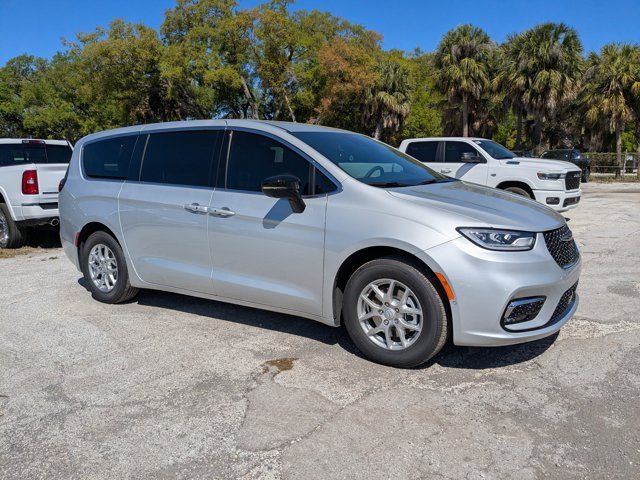 2026 Chrysler Pacifica Select FWD