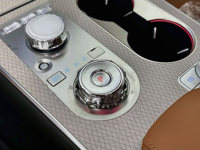 Thumbnail: 2026 Genesis GV80 - 15