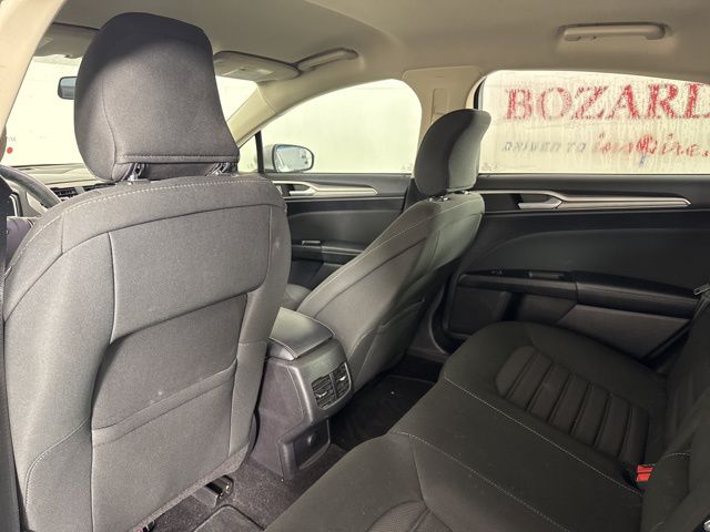 2017 Ingot Silver Ford Fusion SE FWD Sedan