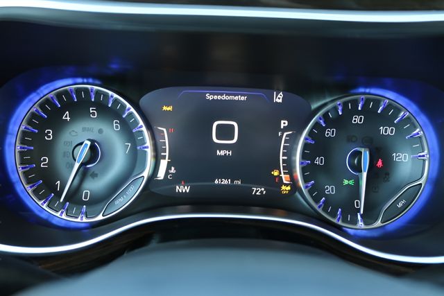 Used Car 2023 Chrysler Pacifica  Limited For Sale Under $35,000 In Austin, Texas