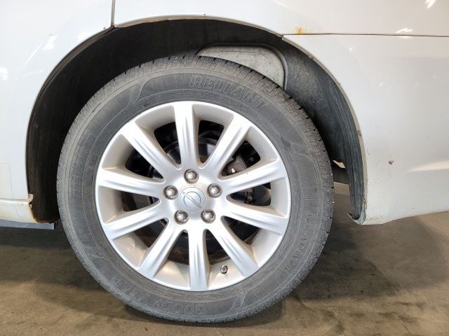 2013 Chrysler 200 Limited FWD Sedan