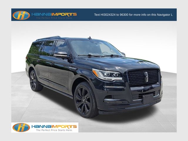 Infinite Black Metallic Clearcoat 2022 Lincoln Navigator SUV / Crossover Four-Wheel Drive Automatic
