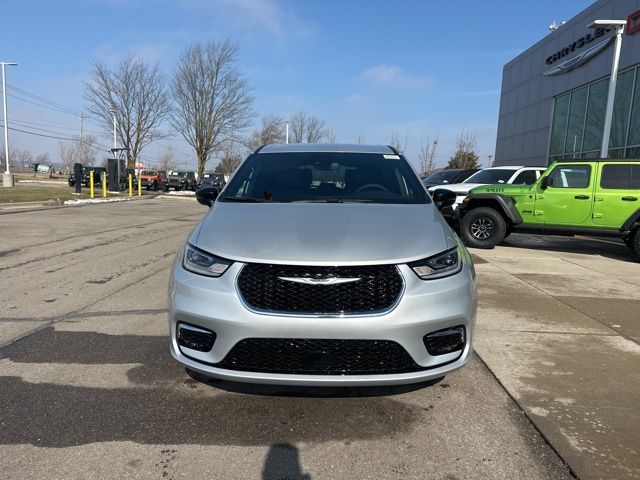 2026 Chrysler Pacifica Select - Silver Mist Clearcoat exterior view 2