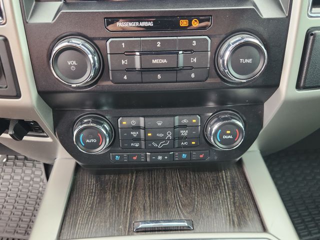 2020 Ford F-250SD Lariat Black at Autostrade