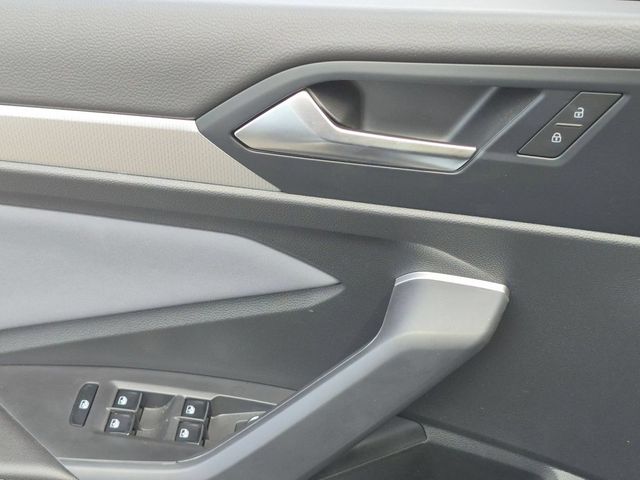 2026 Volkswagen Jetta SE - Photo 15