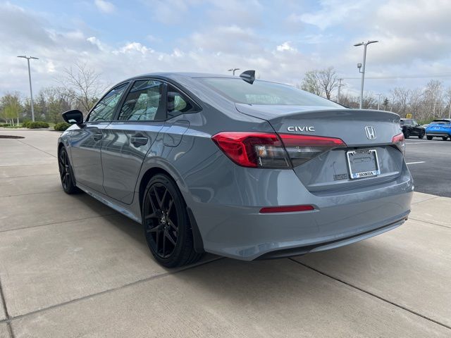 View vehicle photo 5