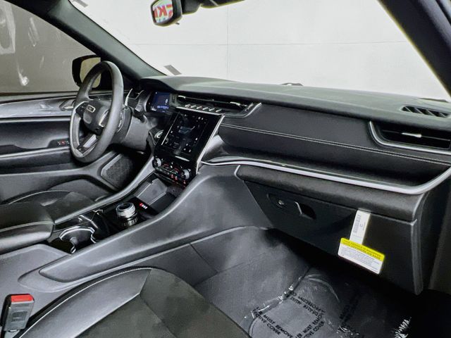 Used 2023 Black Jeep Altitude image 40