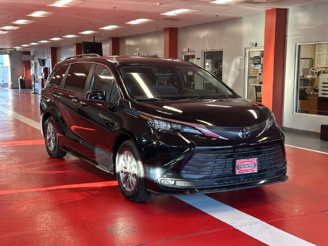 Used 2026 Toyota Sienna Van