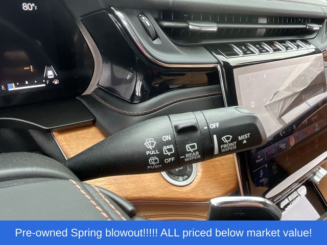 Used 2022 Diamond Black Jeep Summit Reserve image 22