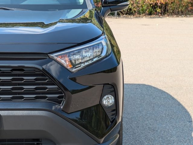 2021 Toyota RAV4 XLE 12