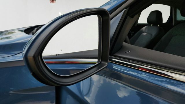 2025 Volkswagen Jetta SE - Photo 12