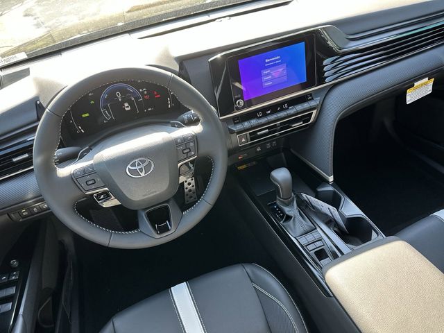 2025 Toyota Camry SE 13