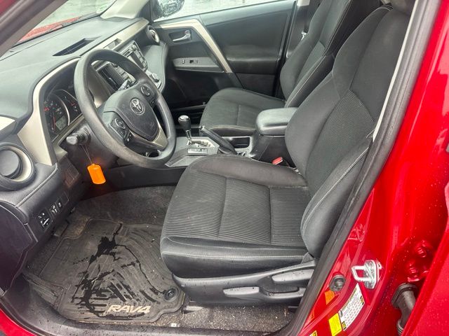 2015 Toyota RAV4 XLE - Photo 12