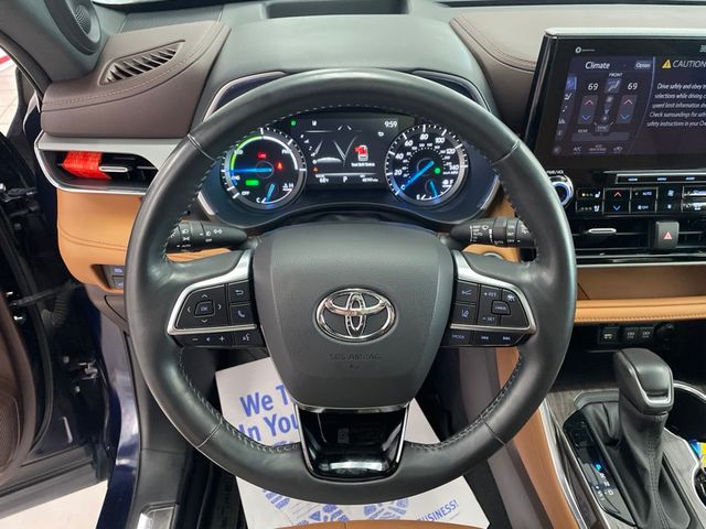 Used 2021 Toyota Highlander Hybrid SUV