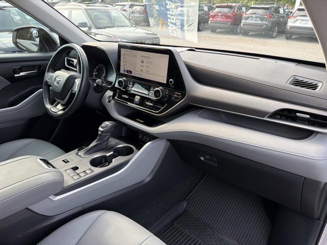 Used 2023 Toyota Highlander SUV