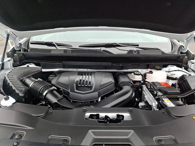 used 2025 Chevrolet Traverse car, priced at $40,550